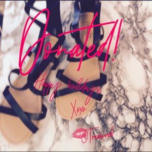 bebe girl Gladiator Sandal (NWT) size 4/5 (Large